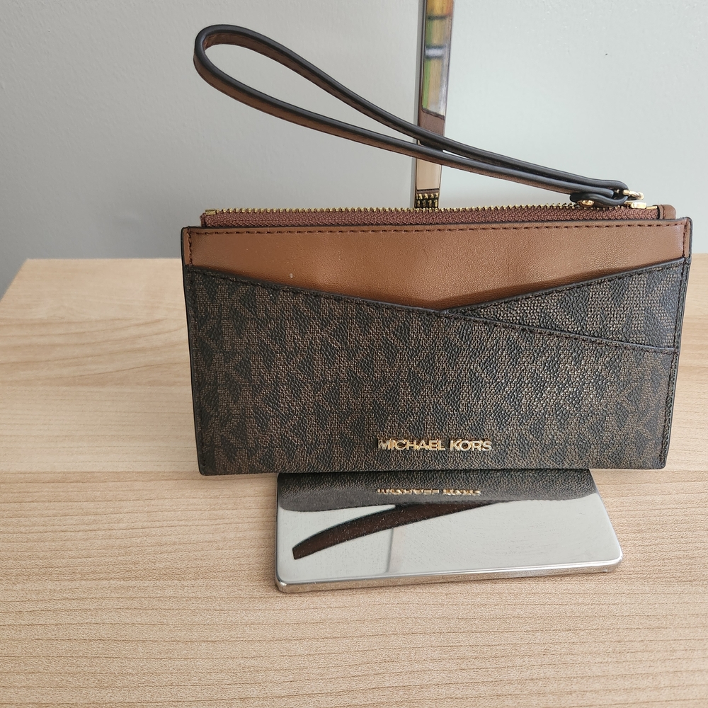 Michael Kors Jet Set Medium Logo Crossover Wristlet. 